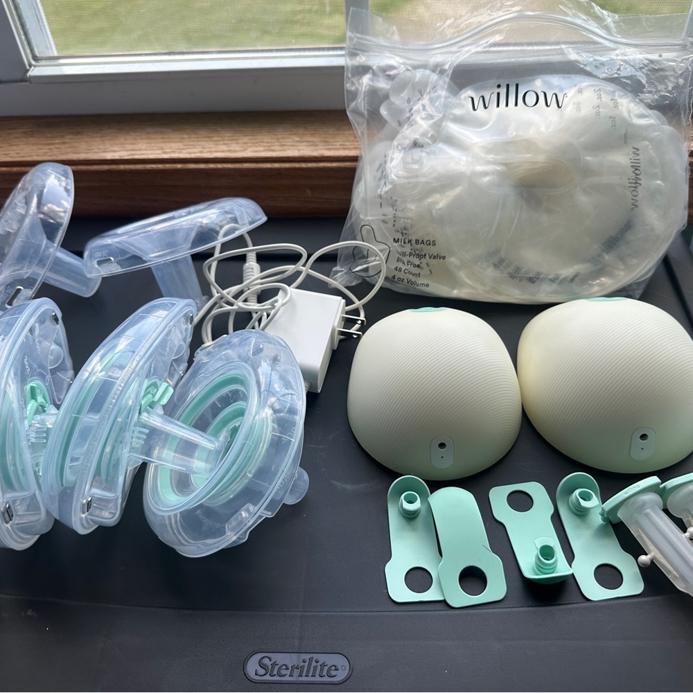 Willow 360 breast feeding machine